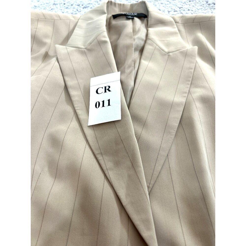 Kasper Classics Womens Blazer Beige with Black Pin Stripes One Button Padded Sho - Picture 6 of 6